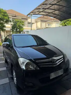 Kijang innova Bensin tipe V 2010