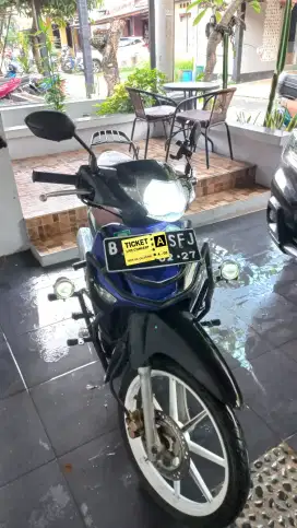 Jual supra x 125 tahun 2006 tangan pertama