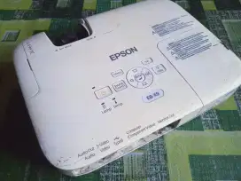 Proyektor Epson EB- X9