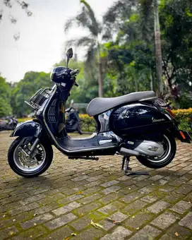 JUAL MURAH VESPA GTS 150 iGET ABS 4v KEYLESS 2023 MULUS