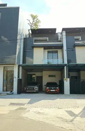 Raya Dukuh Kupang  selangkah dari Raya Bintang Diponggo