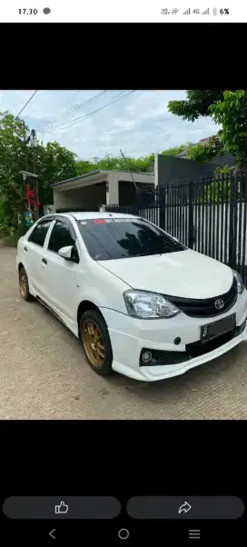 Toyota etios mobil anak muda