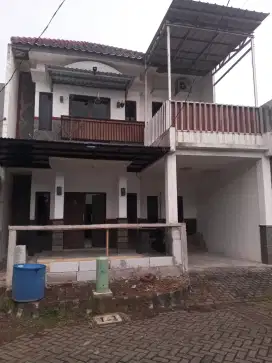 Disewakan rumah 2lantai