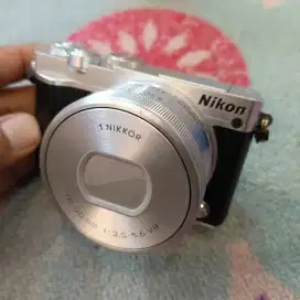Kamera Mirrorless Nikon J5