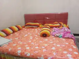 Tempat tidur king