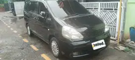 Nissan Serena Highway Star 2010