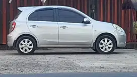 Dijual Nissan March Matic Tahun 2012