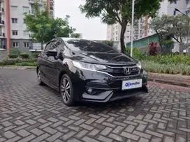 TDP 5% Honda Jazz 1.5 RS Bensin-AT 2017 Abu-Abu C4KKB
