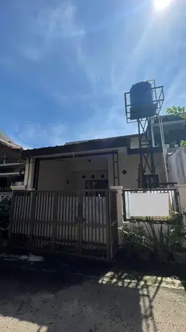 Jual rumah 1 setengah lantai di kranggan permai cibubur