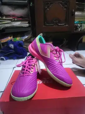 sepatu futsal specs
