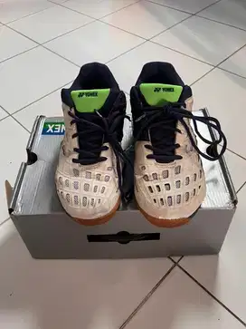 SEPATU BADMINTON / BULUTANGKIS / YONEX WHITE BLUE