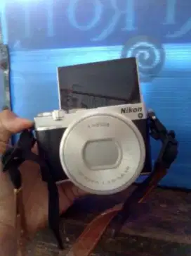 camera nikon 1 J5
layar touchscreen