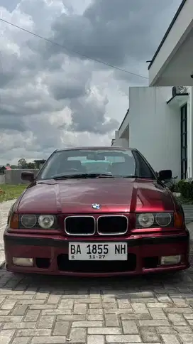 BMW 320i 1994 Bensin
