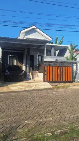 Bismillah. Dijual/Disewakan Rumah Premium.