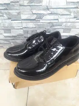 Sepatu PDH kilap size 44 baru ada box poris cipondoh