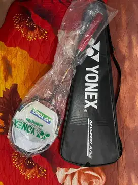 Raket Yonex Nanoflare 700 Pro