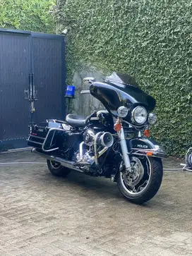 HARLEY DAVIDSON ELECTRA POLICE 2012