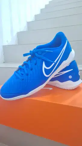 Sepatu Futsal Tiempo Legend 10 club size 43 BNIB
