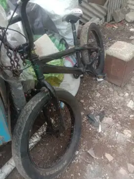 Di jual sepeda BMX full orisinil