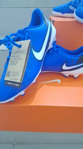 Sepatu Sepakbola Minisoccer Soccer bola Tiempo Legend 10 club 42 BNIB