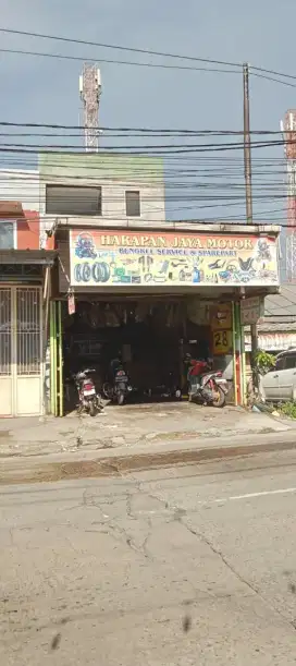 Ruko dijual. Ukuran 4,20 x 30 mtr. ada usaha yg masih berjalan.