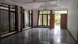 Disewakan Rumah Mewah 5kmr di Patra Kuningan Jakarta Selatan
