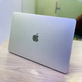 Dijual Macbook Pro M1 Touchbar Silver