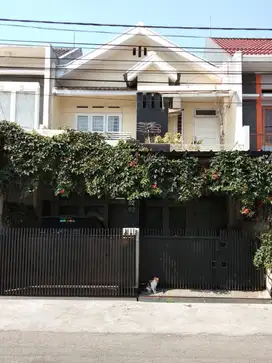 Rumah Luas 2 Lantai di Antapani Kidul Dekat SMPN 45 Bandung