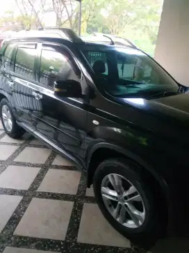 Di jual nissan x-tril 2013 tipe tertinggi