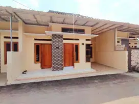 Rumah mewah lokasi pinggir jalan