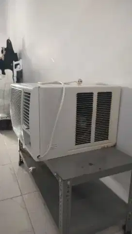AC WINDOW UCHIDA 1/2 PK