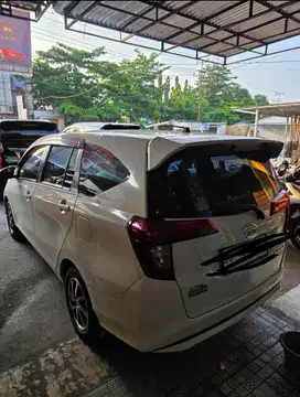 Daihatsu Sigra R A/T