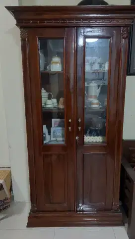 Lemari Kayu Jati