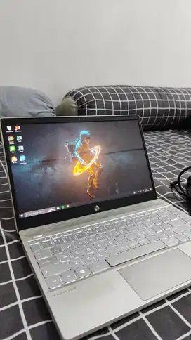 Laptop HP Pavilion 13 an1033tu ram 8gb ssd 512gb TOUCHSCREEN