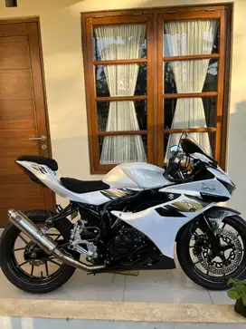 SUZUKI GSX R 150 ISTIMEWA