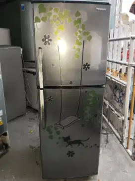 Kulkas 2 pintu panasonic orisinil pabrik normal dingin beku