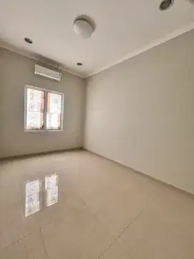 Dijual Rumah SHM 4KT di Lippo Karawaci – Hadap Taman