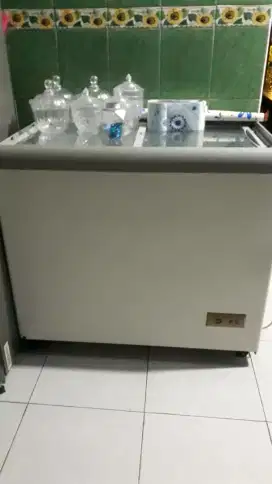Dijual Frezer Box GEA 180 Liter second