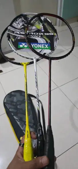 Dijual Langsung 3 Raket Badminton MERK YONEX &HUNDRED