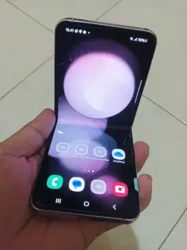 Samsung Z flip 5 512 sein