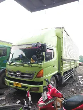 Hino louhan 235 ti wingbox 6x2