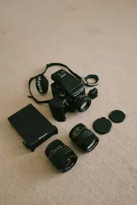 Mamiya 645 Pro Medium Format + 3 Sekor C Mamiya Lens + Polaroid Back