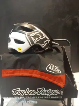 Helm Sepeda TLD A1 Original Troy Lee Designs