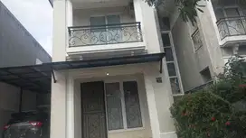 Dijual Rumah 2 Lantai di Cluster Magnolia Village Paramount, Tangerang