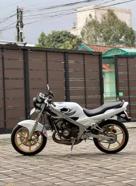jual kawasaki ninja r batok ada 2 r sama ss velg rcb ban pirellidiablo