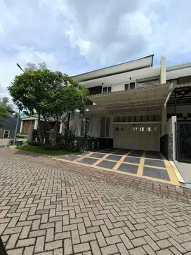 DIJUAL RUMAH CITRALAND RAFFLES GARDEN MINIMALIS MODERN BAGUS SIAP HUNI