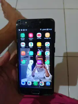 Asus zenfone 4 max