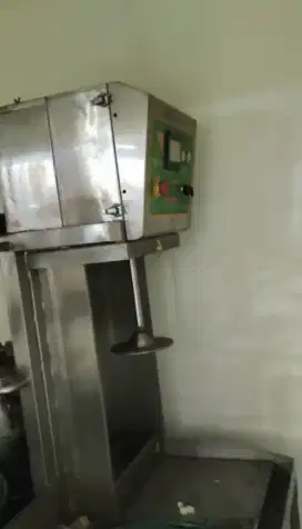 Mesin pembuat tahu