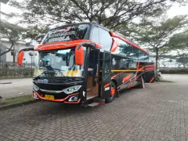 Sewa bus pariwisata
