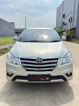 Kijang Innova V matic 2014 murah silver